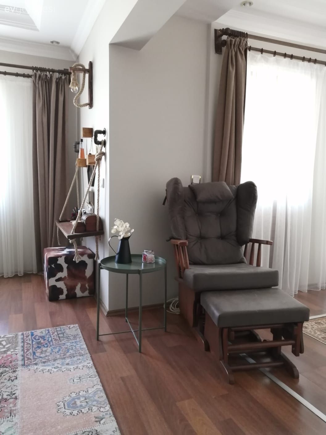 Yatak Odası, Gri, Kahverengi, Berjer, Puf, Makyaj masası