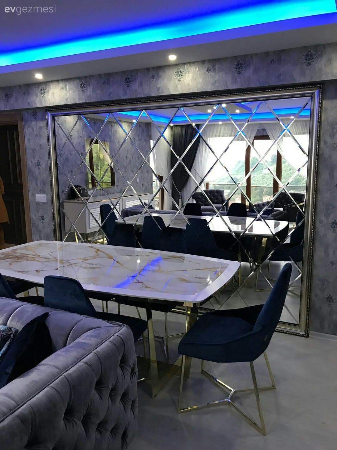 Bu Evde İddialı Renkler Mimari Dokunuşlarla Buluşuyor