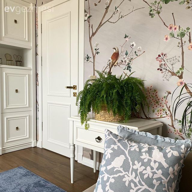 Oturma Odası, Beyaz, Vizon, Turkuaz, Ev bitkisi, Duvar kağıdı, Duvar dekorasyonu, Kırlent, Ev tekstili, Avize, Aydınlatma