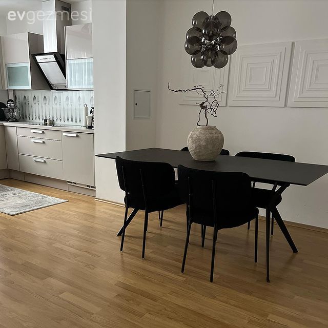 Modern Stili Seven Bu Evin Açık Renklerle Arası Çok İyi!