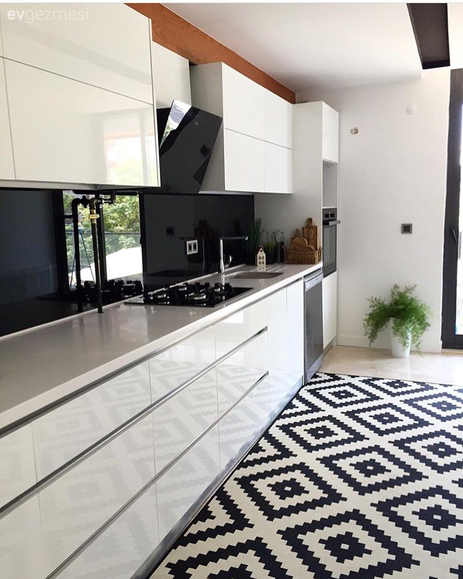 Gayesi Mutluluk Olan Bu Ev, İçine Huzuru Hapsetmiş