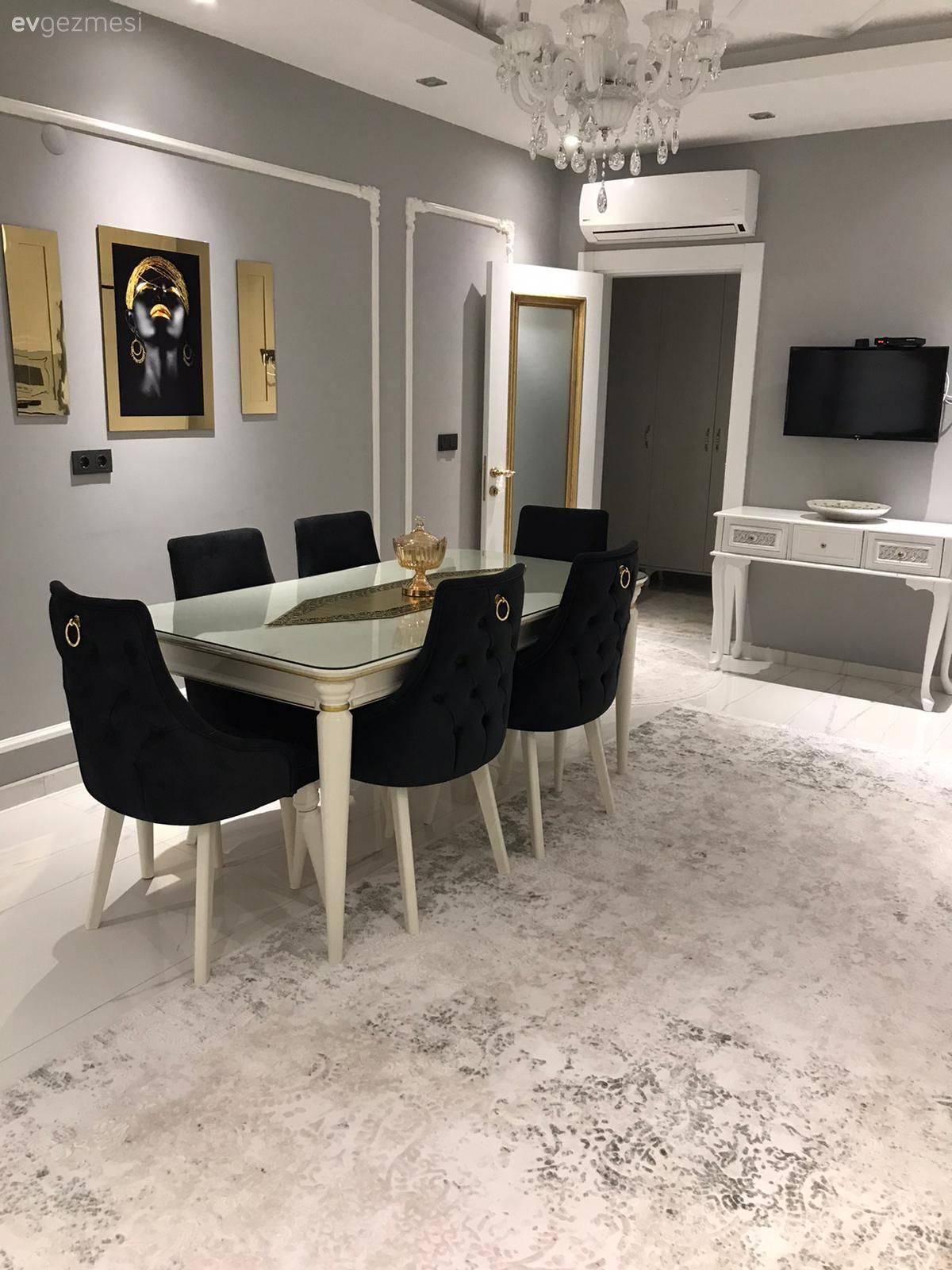 Mutfak, Beyaz, Siyah, Gri, Altın, Halı, Mutfak halısı, Mutfak duvar dekorasyonu, Tablo, Mutfak masası, Sandalye, Mutfak televizyonu, Mutfak Avize Modelleri