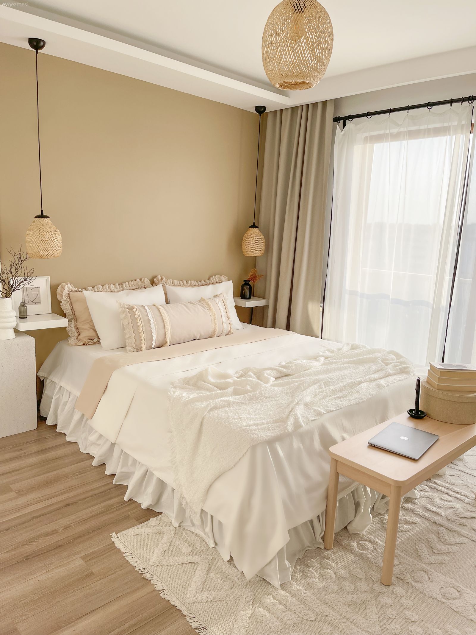Küçük Yatak Odası Nasıl Daha Ferah Görünür?