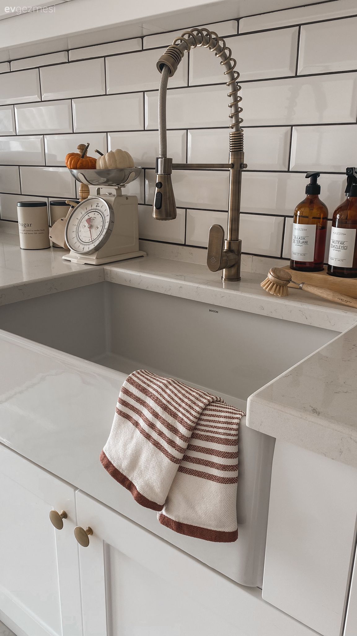 Metro seramik, Seramik, Tezgah arası seramik, Mutfak tezgah arası, Shaker kapaklı dolaplar, Mutfak, Eviye , Mutfak aksesuarları