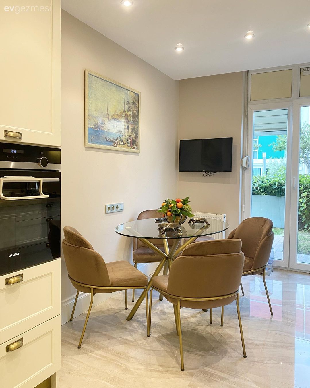 Mutfak, Modern, Beyaz, Vizon, Siyah, Tablo, Duvar dekorasyonu, Sandalye, Mutfak masası, Ankastre, Shaker kapaklı dolaplar, Mutfak zemin seramikleri