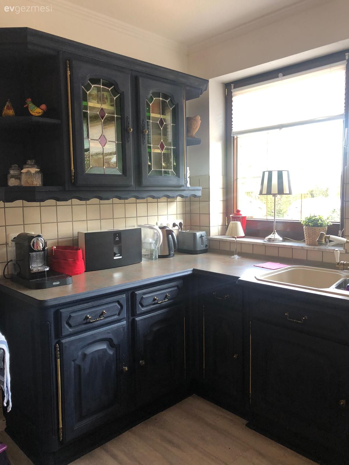 Mutfak, Rustik, Mutfak boyama, Mobilya boyama, Mutfak tezgahı, Mutfak tezgah arası, Tezgah arası seramik, Abajur, Aydınlatma, İndigo Mavisi