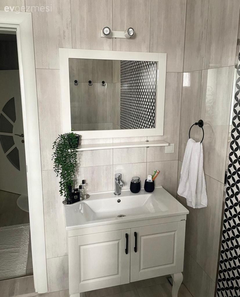 Banyo, Beyaz, Siyah, Banyo dolabı, Banyo aynası, Banyo seramikleri, Siyah- Beyaz