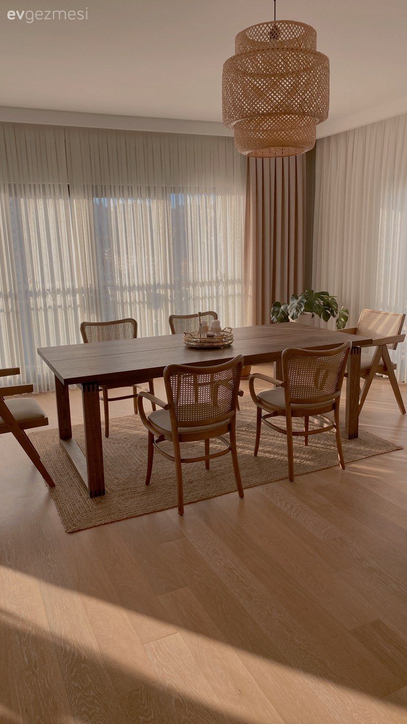 Yemek Odası, İskandinav, Bohem Dekorasyon, Ahşap Mobilya, Sandalye, Yemek masası, Halı, Avize, Aydınlatma, Salon avizesi, Fon perde, Perde, Tül perde, Hasır avize
