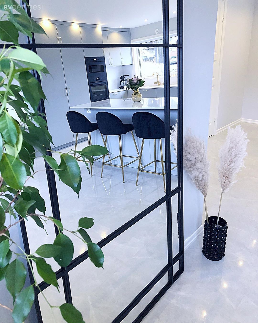 Boy aynası, Ayna, Siyah, Lacivert, Altın, Beyaz, Ev bitkisi, Vazo, Ev Aksesuar, Pampas otu