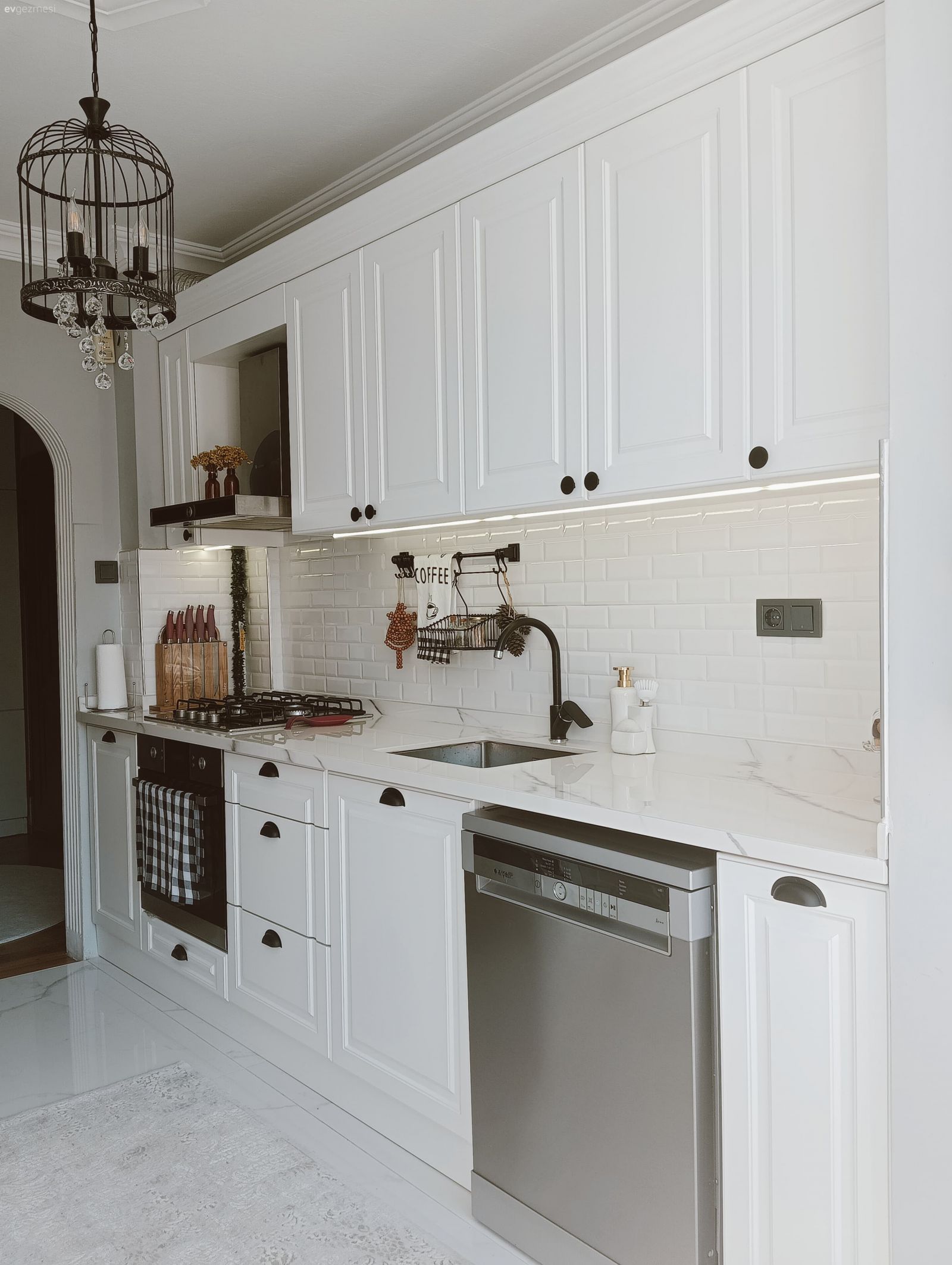 Koridor Tipi Bu Rize Mutfağında Country Stil Buram Buram!