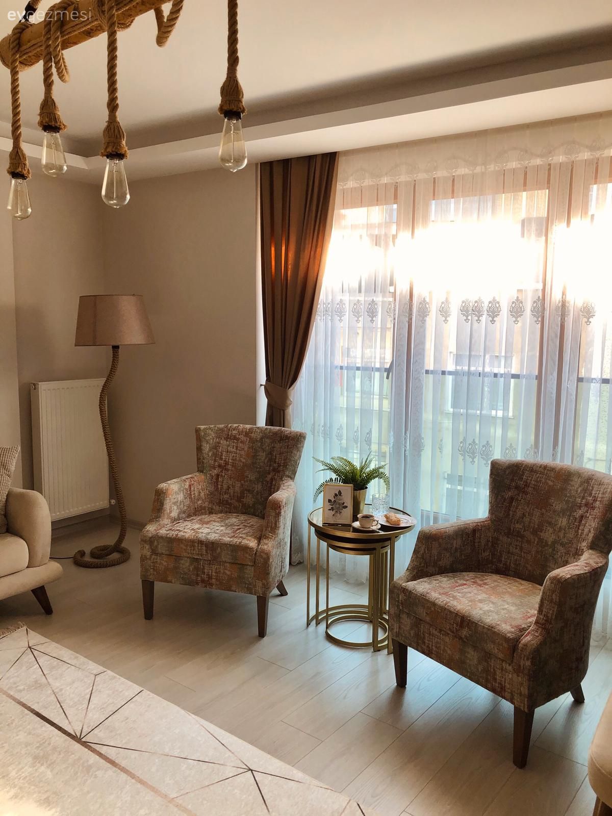 Bu İstanbul Evinde Renkler Ferah, Materyaller Sıcak!