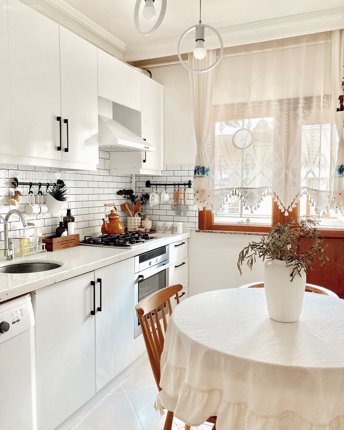 Sıradan Alanlara Özen Gösterildiğinde Bakın Ne Güzellikler Çıkıyor!