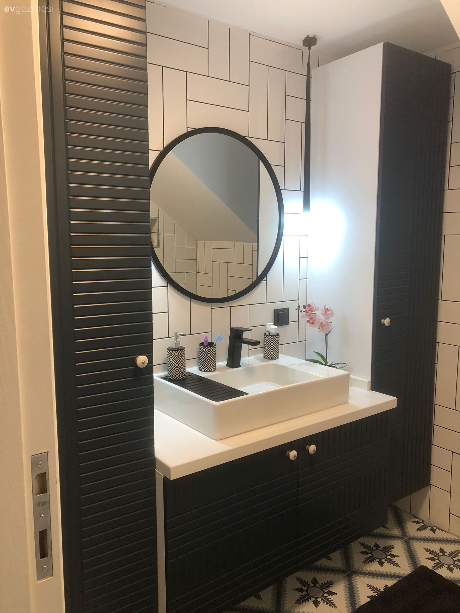 Öncesi&Sonrası: Eski Haliyle Hiç Alakası Kalmayan Bir Banyo