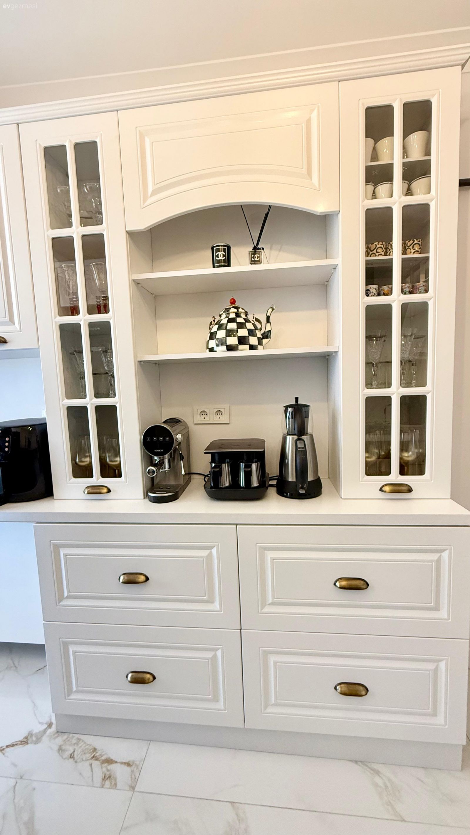 10 Yıllık Mutfağa Sihirli Dokunuş: Ankara'dan Zarif Bir Mutfak