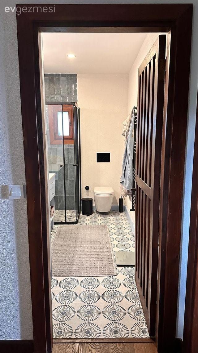 Öncesi&Sonrası: Kullanışsız Banyo Şimdi İki Kişi İçin İdeal Hale Gelmiş!