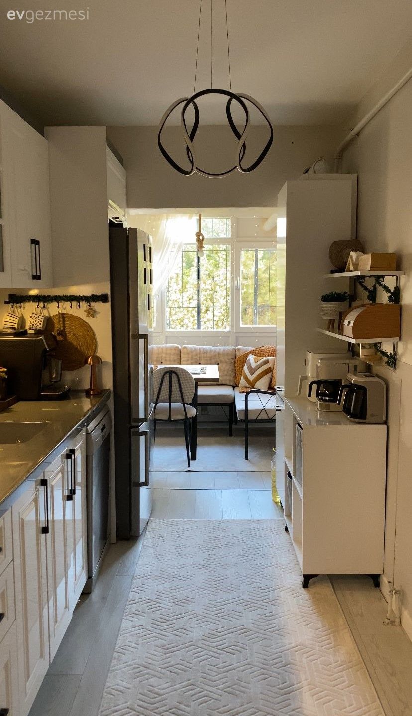 Bu TOKİ Evinde Mutfakla Birleşen Balkon Alanı Genişletmiş