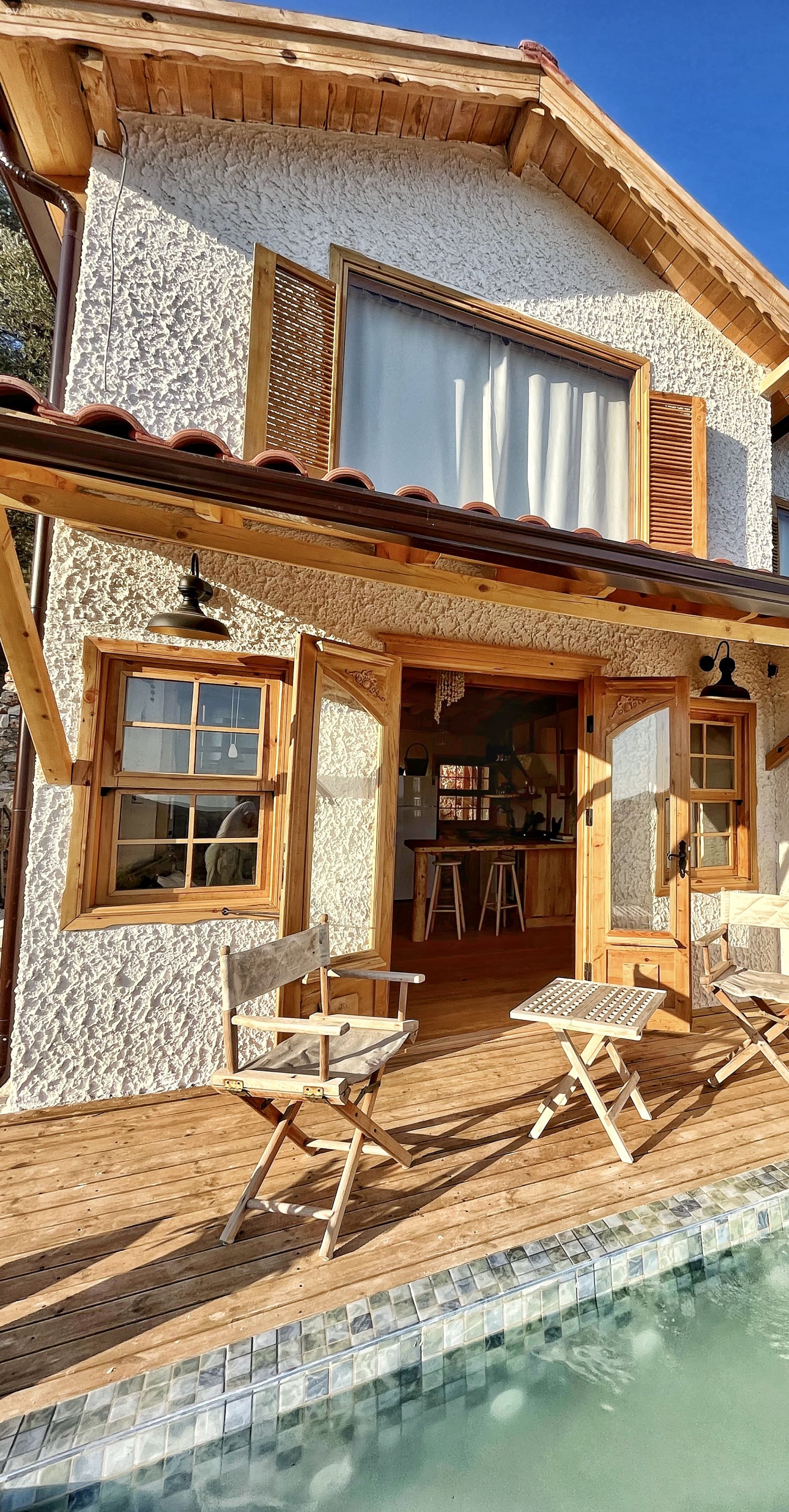 Ev Gezmesi: Her Noktasından Manzaraya Bakan Bir Kaş Evi!