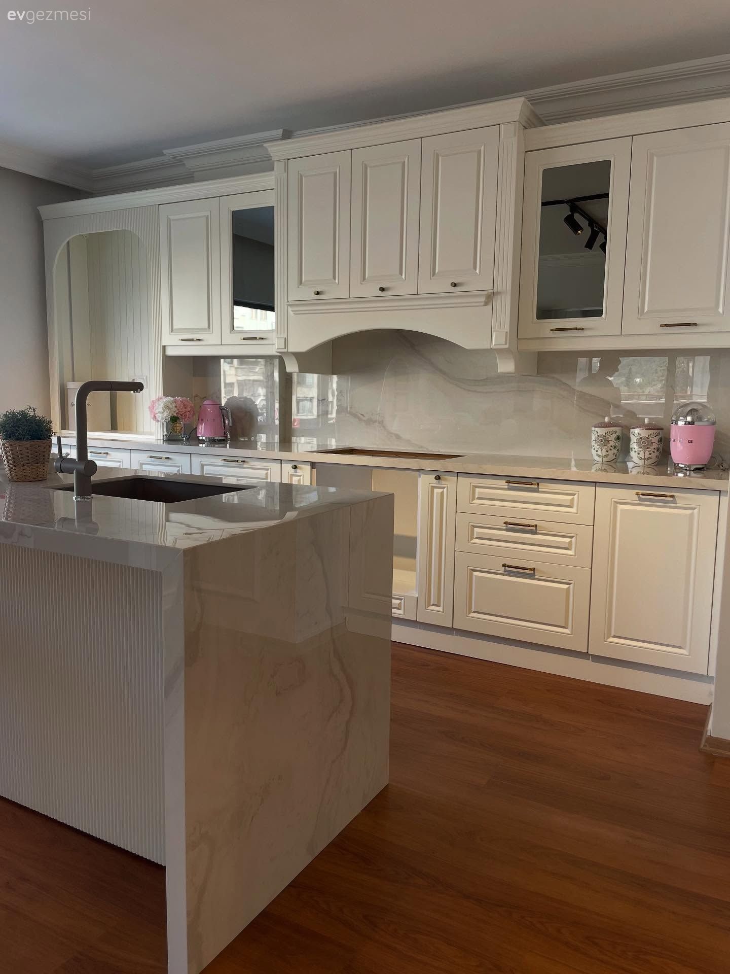 Bu Trabzon Mutfağında Kullanılan Ada Ortamın İşlevselliğinin Sembolü