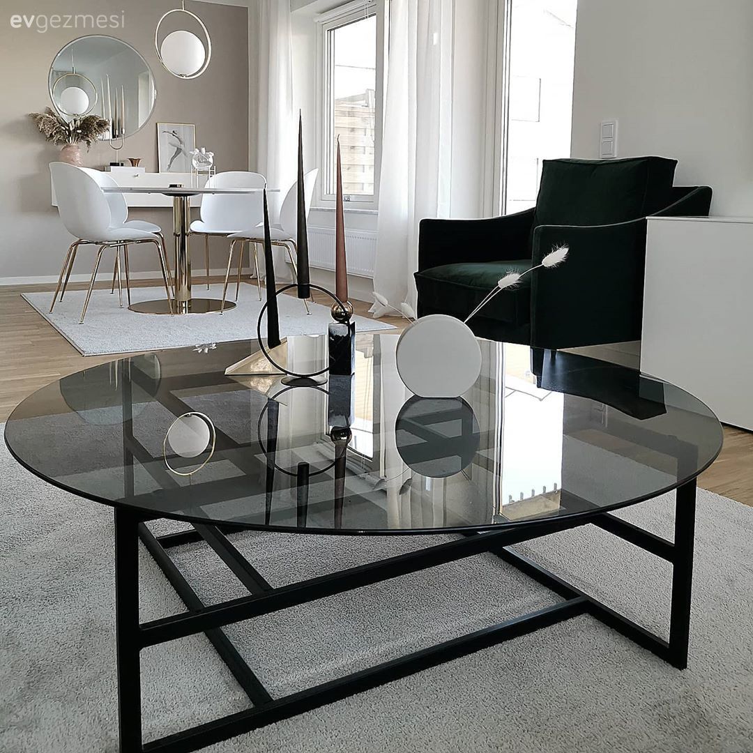 Beyaz ve Pirinç Detaylar Bu Eve Nasıl Da Asalet Katmış!