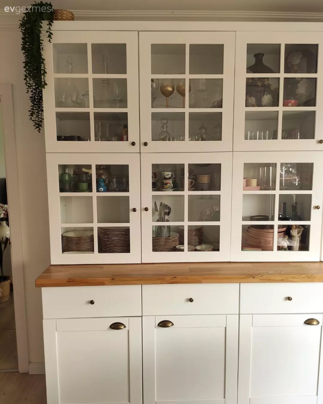 Beyaz, Beyaz ve ahşap mutfak, Mutfak, Country, Ekstra mutfak dolabı