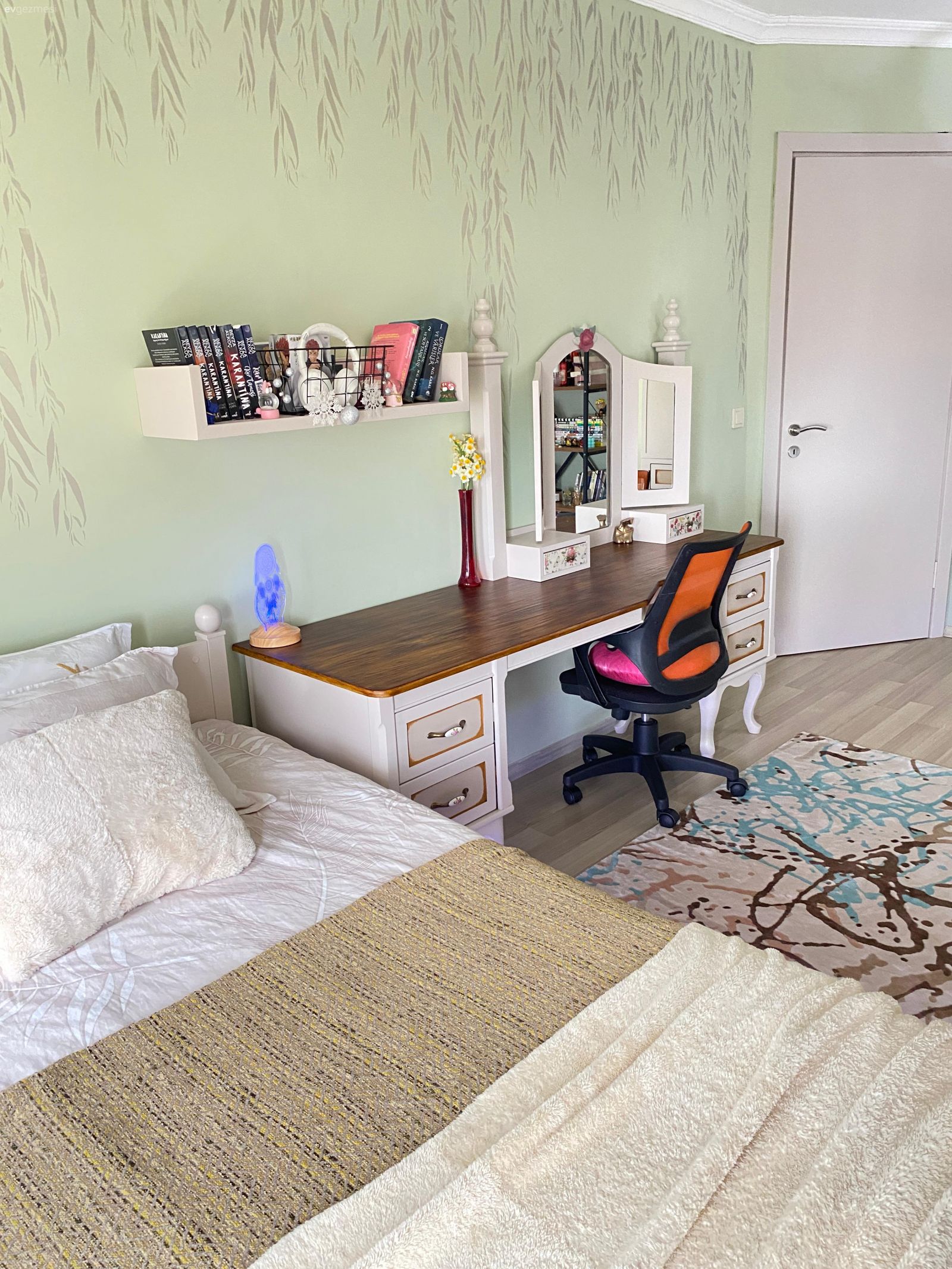 Öncesi&Sonrası: Çocukluktan Gençliğe Geçiş Yapan Bir Oda