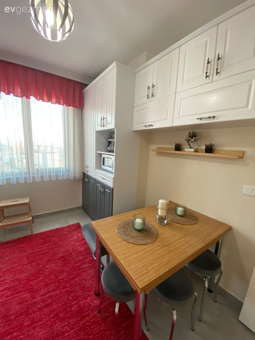 Bu İstanbul Evinde Konfor ve Sıcaklık Her Şeyin Önünde!