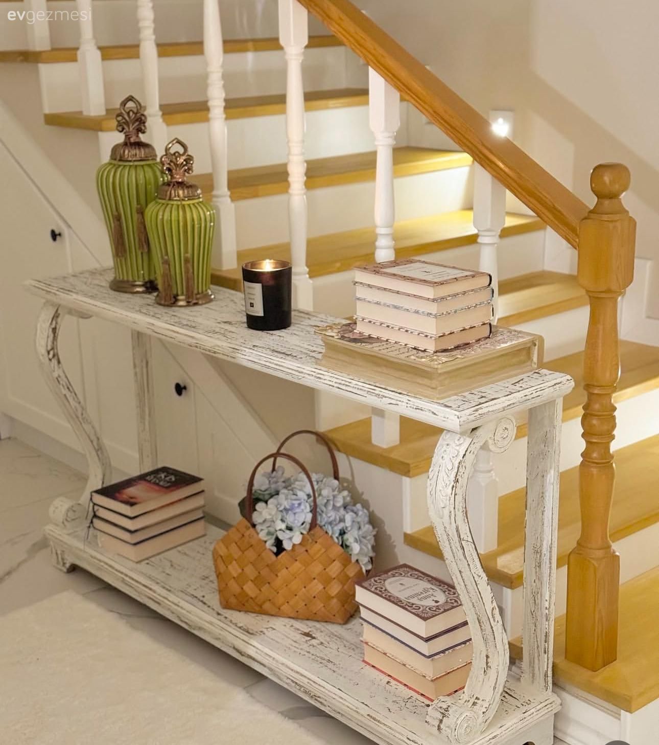 İki Katlı Bu Evin Her Köşesi Pozitif Enerji Saçıyor