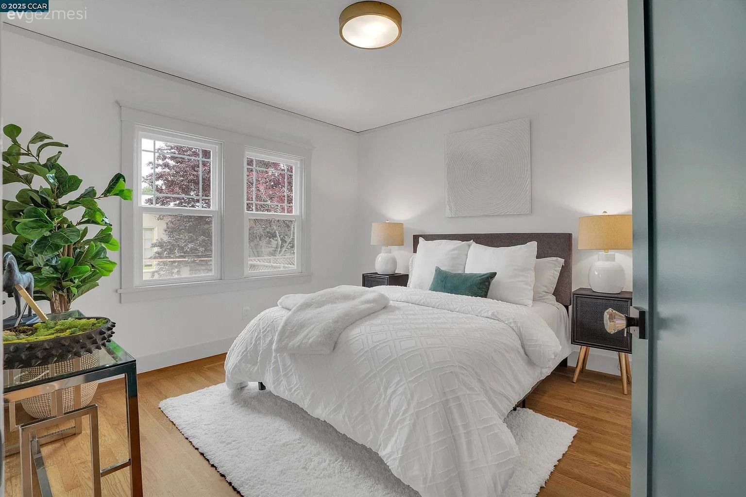 Tek Katlı Gibi Görünen 102 M2'lik Bu Ev Aslında Üç Kat