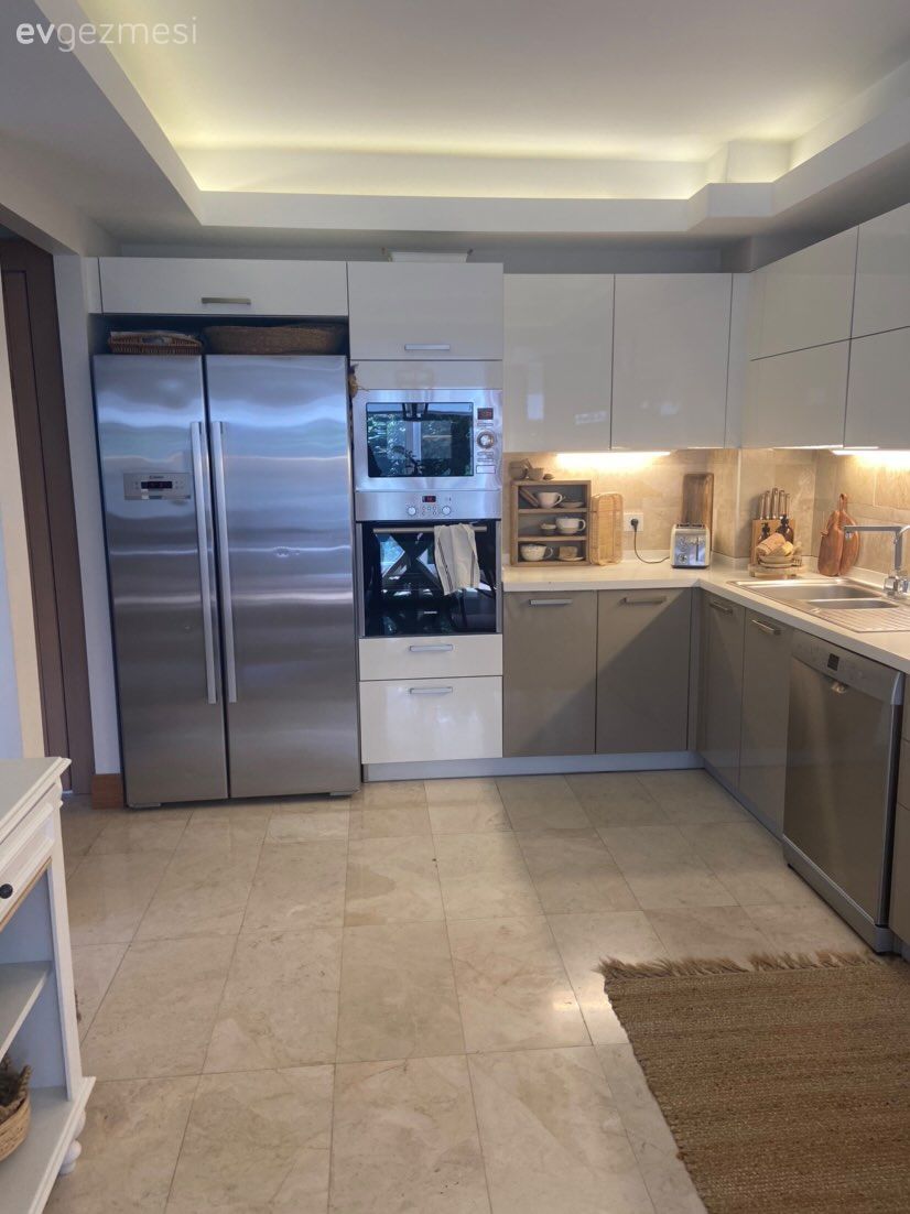 Mutfak, Beyaz, İskandinav, Country, Capuccino mutfak, Siyah, Mutfak zemin seramikleri, Led aydınlatma, Aydınlatma, Mutfak tezgahı, Mutfak tezgah arası, Ekstra mutfak dolabı