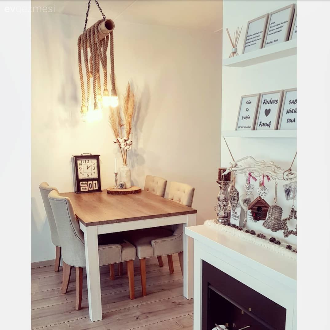 Rustik, Yemek masası, Sandalye, Şömine, Duvar rafı, Duvar dekorasyonu, Yemek odası avizesi, Rustik Aydınlatma, Vazo, Ev Aksesuar, Pampas otu, Çerçeve