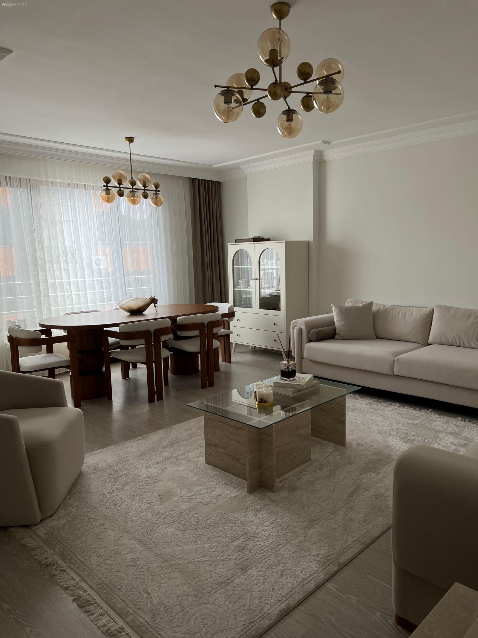 Bu Yalova Evi Dar Alanları Verimli Değerlendirmeye Öncelik Vermiş