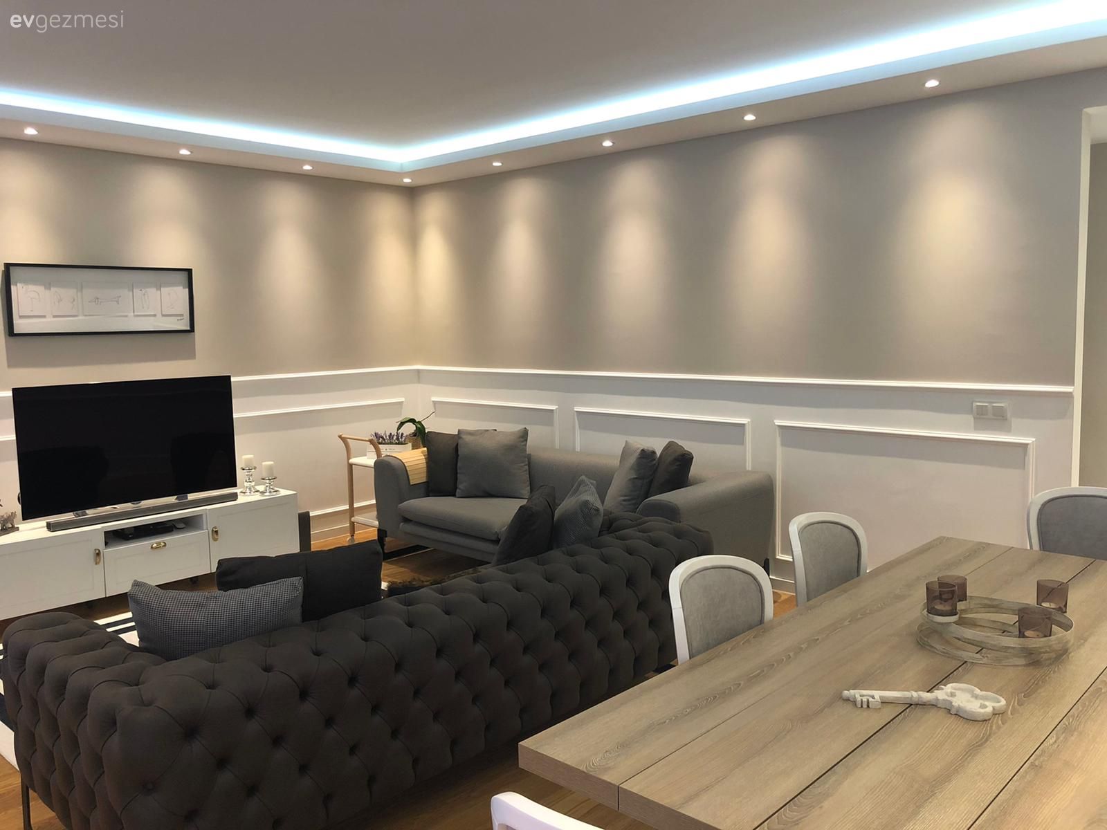 Salon, Modern, İskandinav, Gri koltuk, Koltuk takımı, Sandalye, Yemek masası, Duvar çıtalama, Led aydınlatma, Aydınlatma, Spot aydınlatma, Ev bitkisi