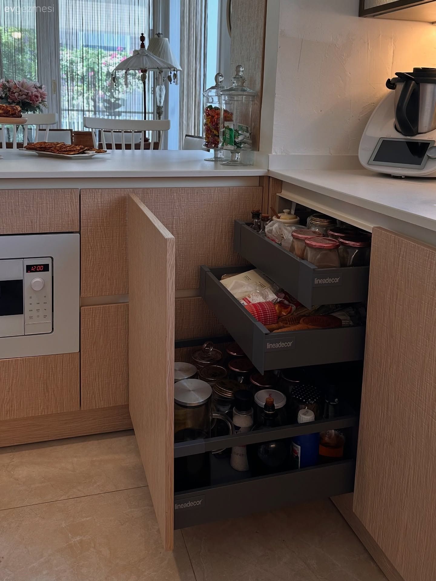 Amerikan Bu Mutfaklı Bu Dekorda Modern Esintiler Sıcak Şekilde