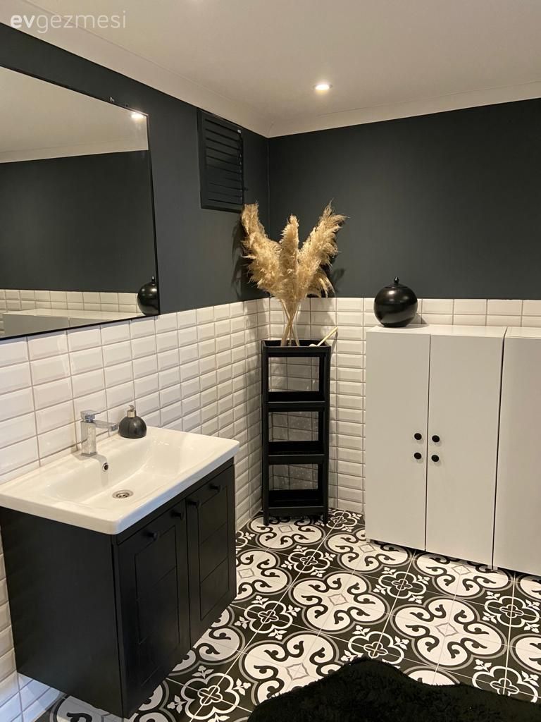 Banyo, Beyaz, Füme, Gri, Siyah, Modern banyo, Banyo dolabı, Banyo seramikleri, Banyo rafı, Banyo aksesuarları, Banyo paspası