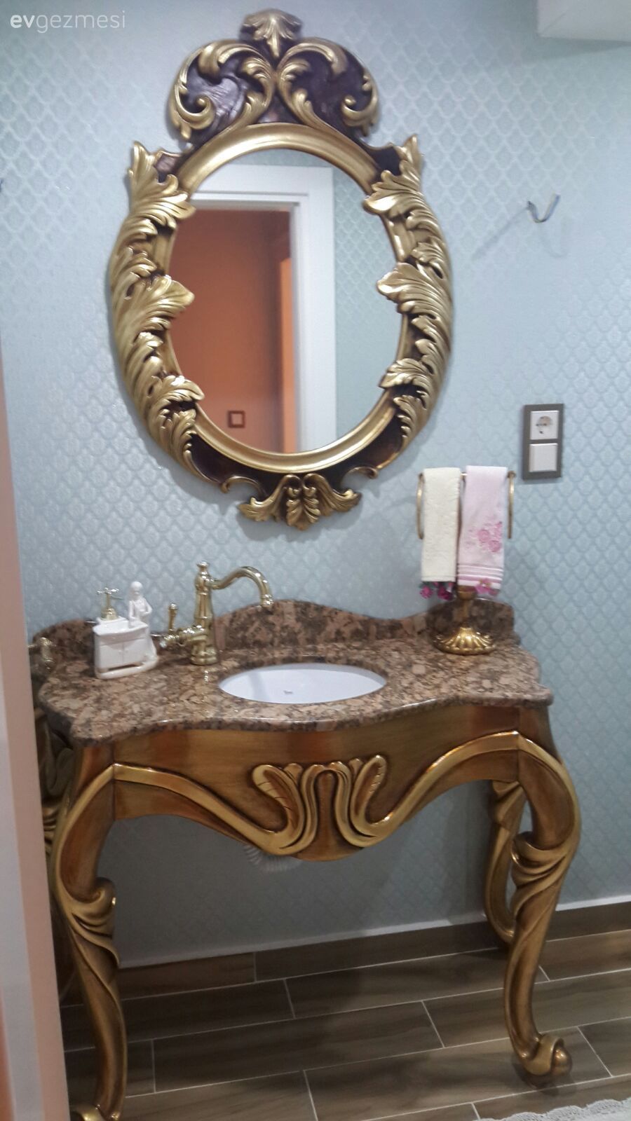 Bu İhtişamlı Evin Kalbi Avangart Diye Atıyor!