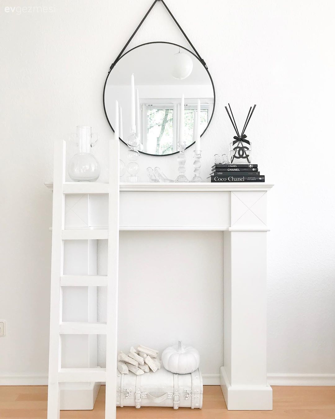 Ev Gezmesi: Zıtlıklardan Uyum Yaratan Şık Bir Dekor