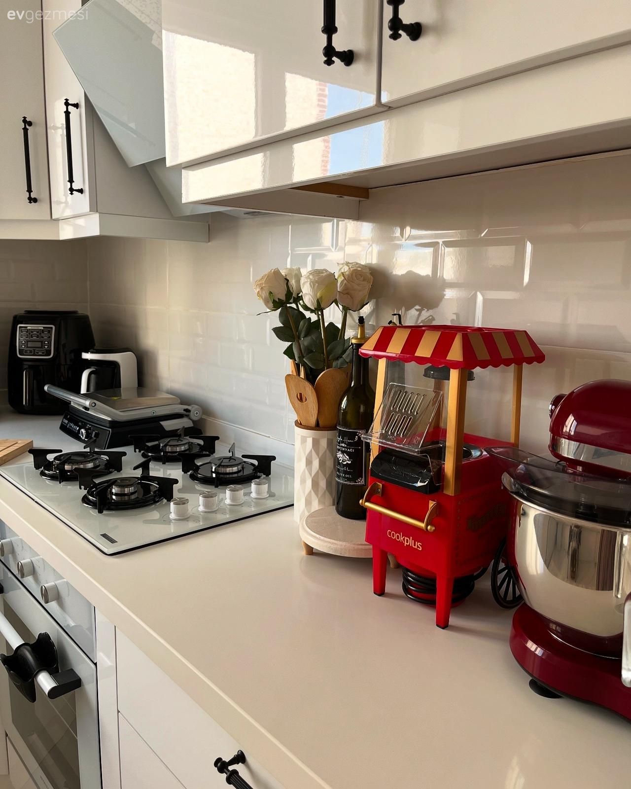 Beyaz, Mutfak tezgah arası, Tezgah arası seramik, Cam ocak, Cam Ankastre, Mutfak tezgahı, Mutfak, Mutfak aksesuarları