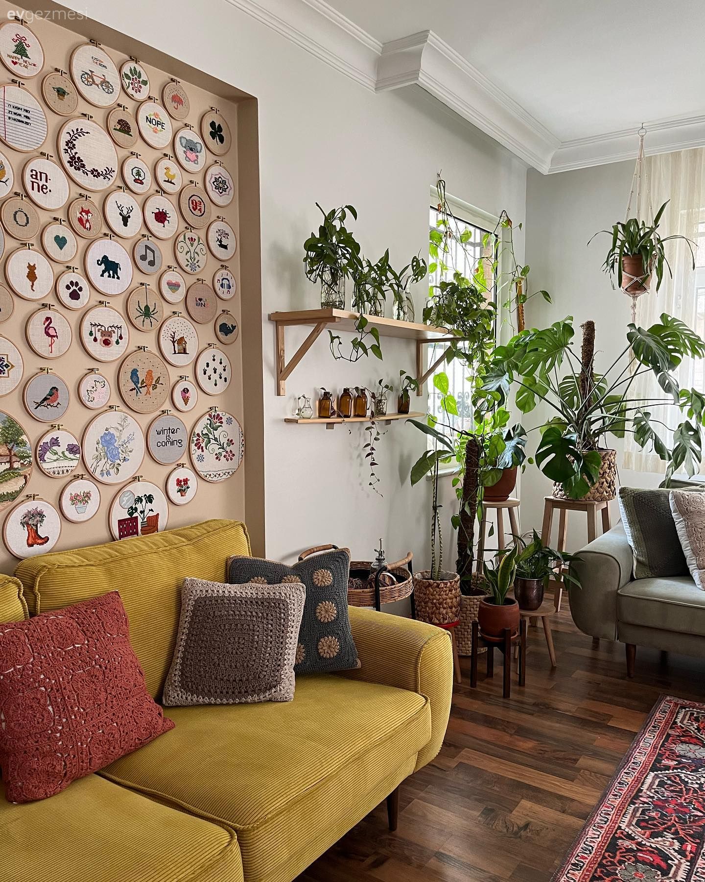 Bu İstanbul Evinin Özgün Ruhu Duvarlardaki Etaminlerden Anlaşılıyor!