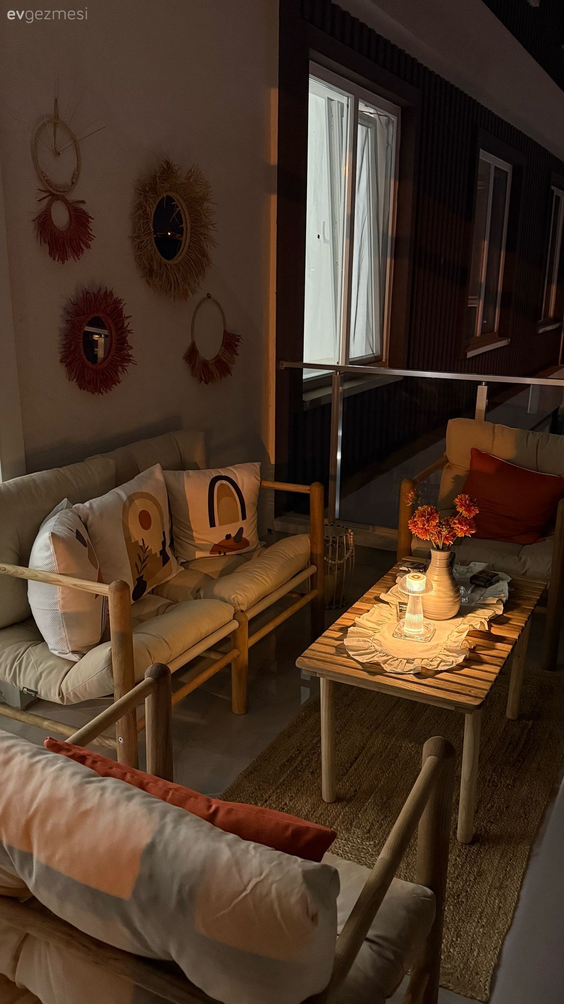 Bu Afyon Balkonu Konfor ve Keyif İçin Gerekenlere Sahip