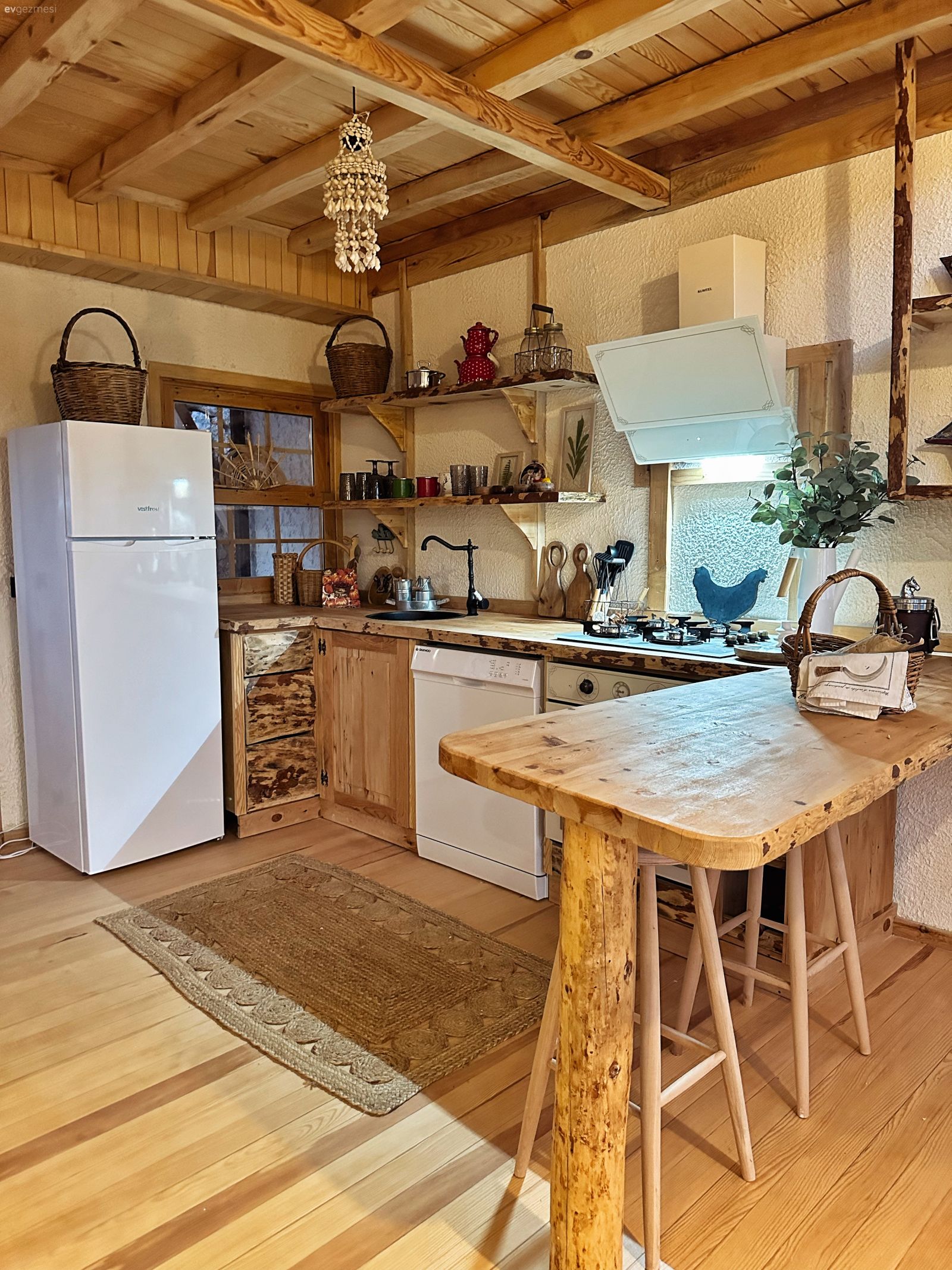 Mutfak, Rustik mutfak, Ahşap Mobilya, Mutfak yarım adası, Mutfak tezgahı, Mutfak rafı, Parke