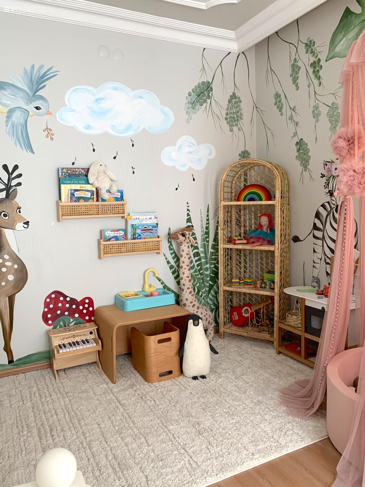 Bu Sakarya Evi Parlak Materyallerle Işıl Işıl