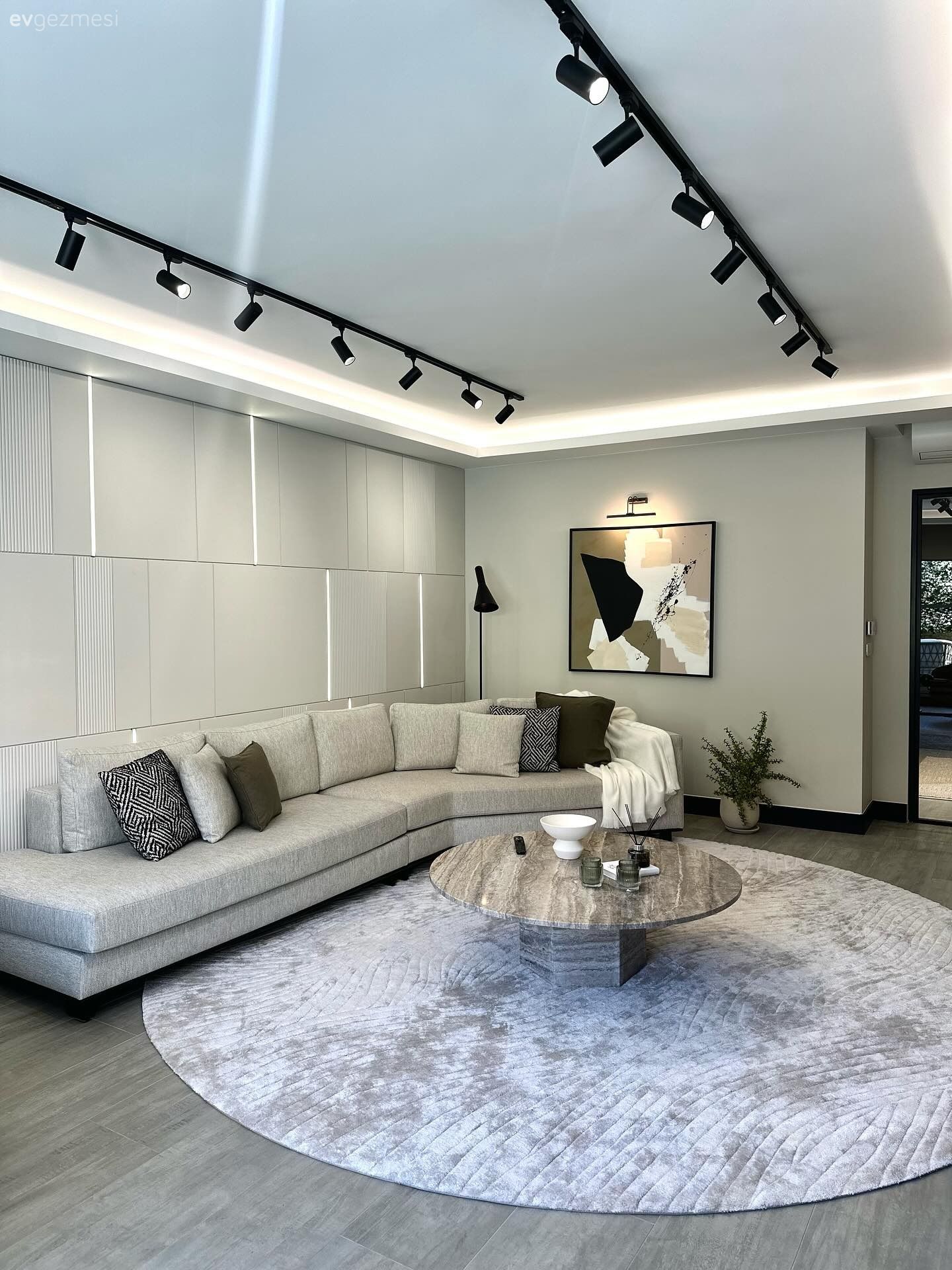 Modern Bileşenler Bu Evin Şıklık Formülünü Oluşturmuş