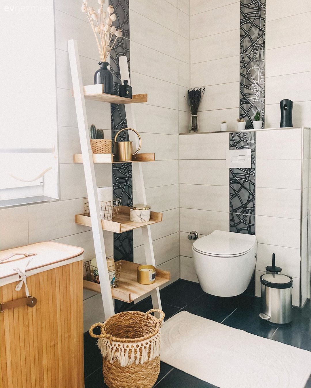 Banyo, Beyaz, Füme, Banyo rafı, Banyo dolabı, Banyo seramikleri, Banyo paspası