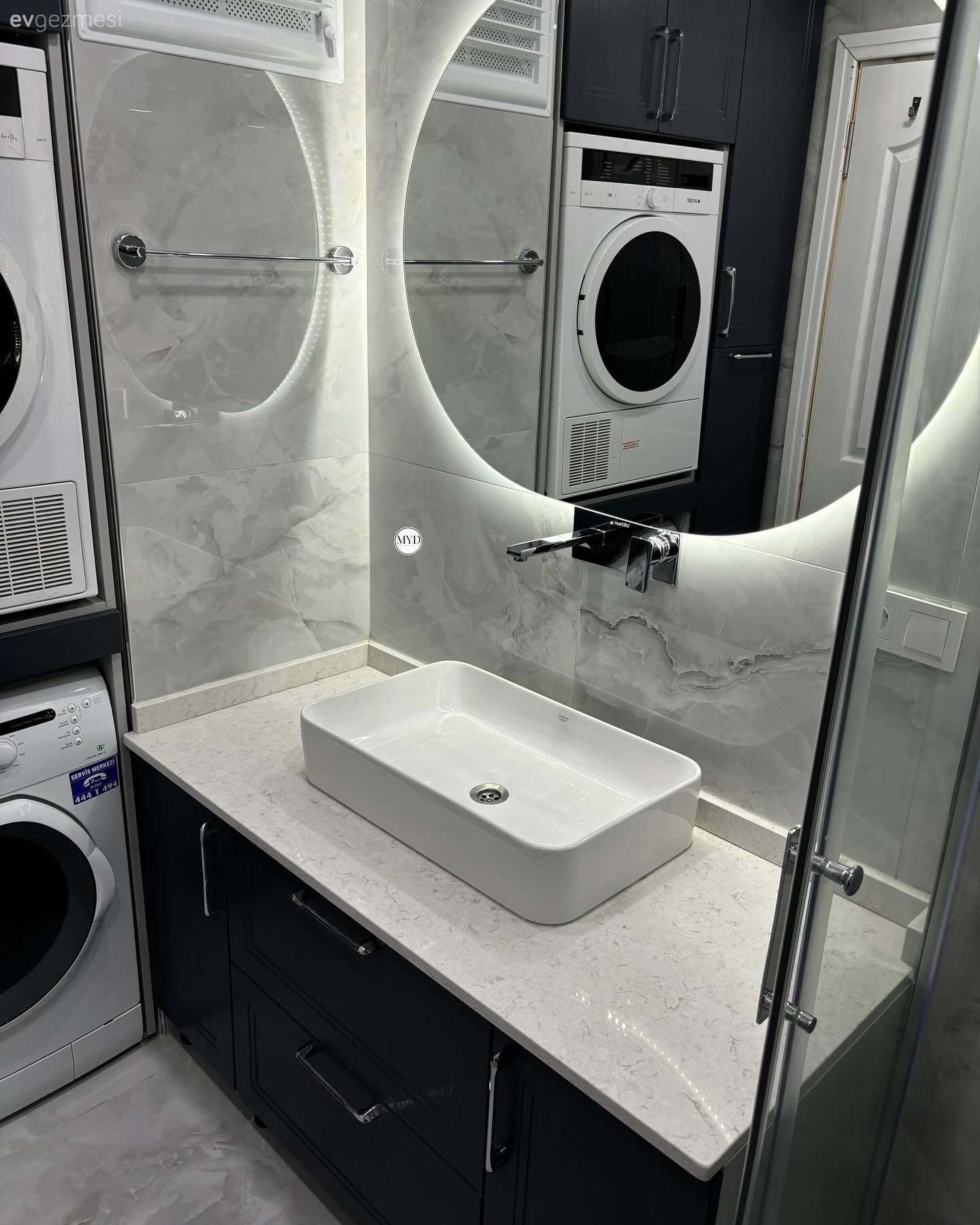 Bu Modern Banyo Küçük Alanlar İçin Çok Fikir Veriyor