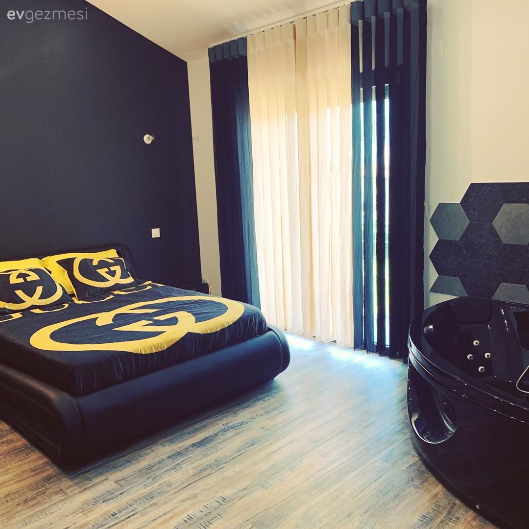 Yatak Odası, Siyah, Sarı, Siyah duvar, Fon perde, Perde, Tül perde, Jakuzi