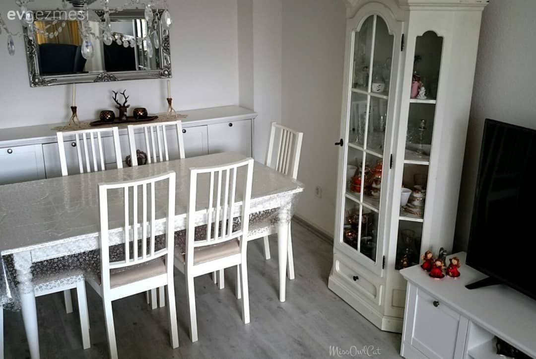 Salon, Beyaz, Vizon, Vitrin, Orta sehpa, Sehpa, Yemek masası, Sandalye, Ayna, Avize, Aydınlatma