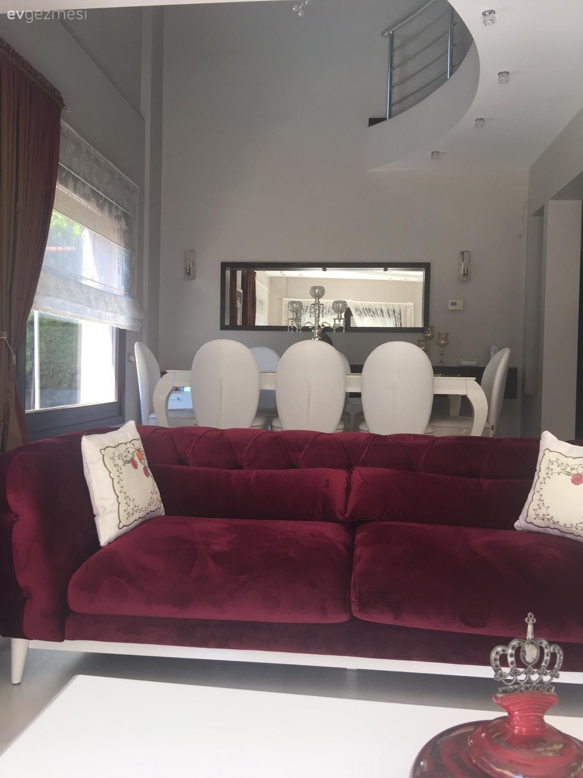 İddialı Renk Tonları Bu Evin Çekici Halinin Baş Kahramanları!