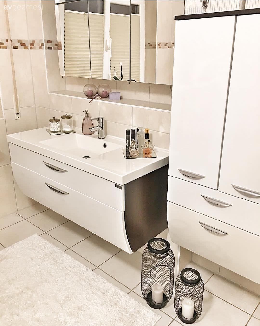 Banyo, Beyaz, Banyo dolabı, Banyo aynası, Fener, Ev Aksesuar, Banyo paspası