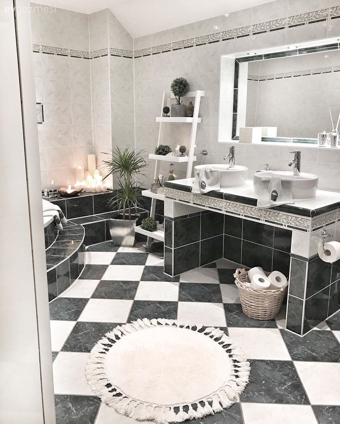 Banyo, Beyaz, Siyah, Modern, Banyo aynası, Banyo seramikleri, Banyo rafı, Banyo paspası, Banyo aksesuarları, Mum