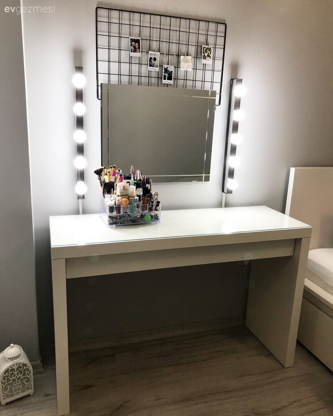 Makyaj masası, Yatak Odası, Makyaj aynası, Duvar dekorasyonu